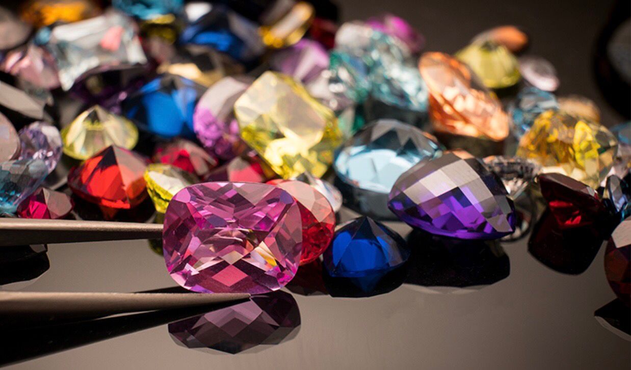 CONSEILS & ASTUCES POUR L’ACHAT DE PIERRES PRECIEUSES EN VOYAGE